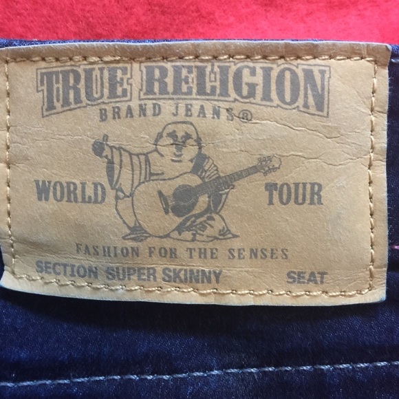 Dark skinny jeans. Pink details. Silver hardware. - Picture 5 of 6